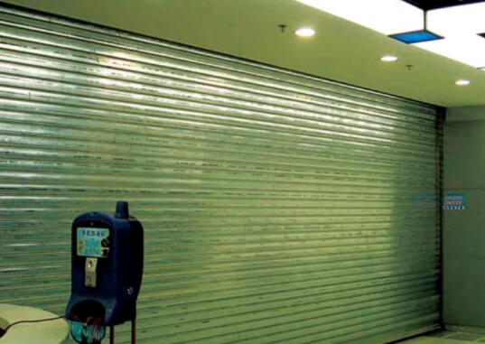 選擇鋼質(zhì)防火卷簾門要注意什么